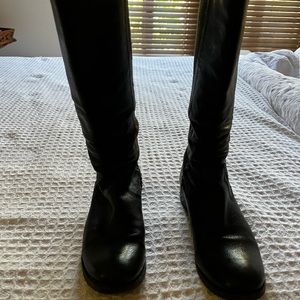 Black 50/50 fry boots. Size 7
